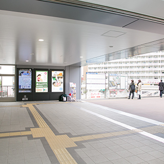 JR茨木駅改札前